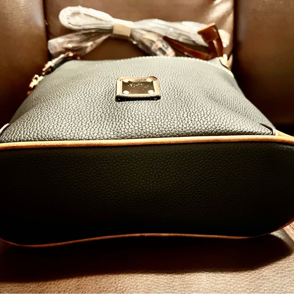 NWOT Black Pebbled Dual Zipper Shoulder Bag - Picture 3 of 7